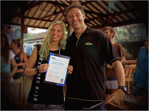 Lisa and her PADI Examiner