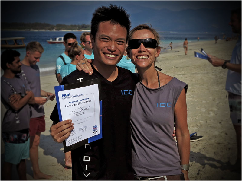 Gili IDC Certified Instructor Oscar