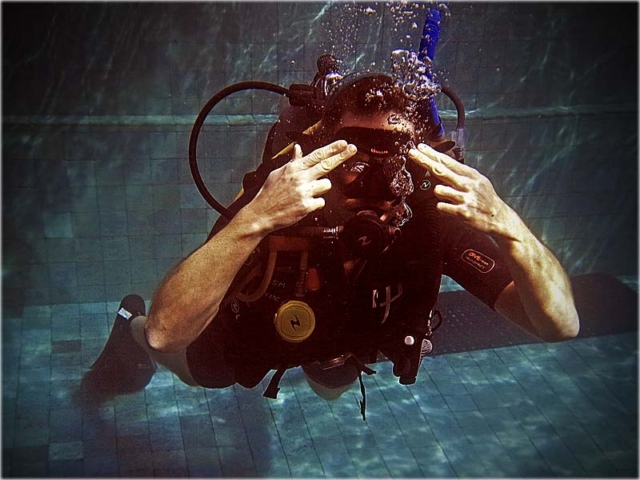 Neutral buoyancy skill circuit PADI IDC Gili