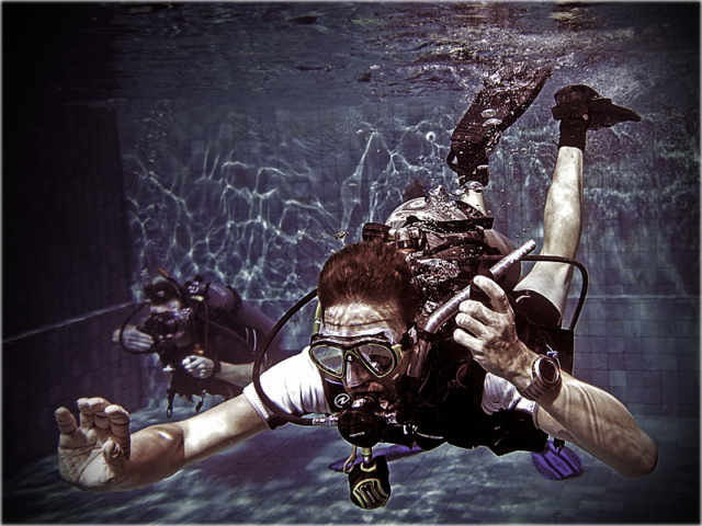 A candidate performing a CESA on the PADI IDC