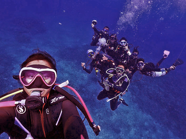 Deep diving during the PADI IDC Indonesia March 2020