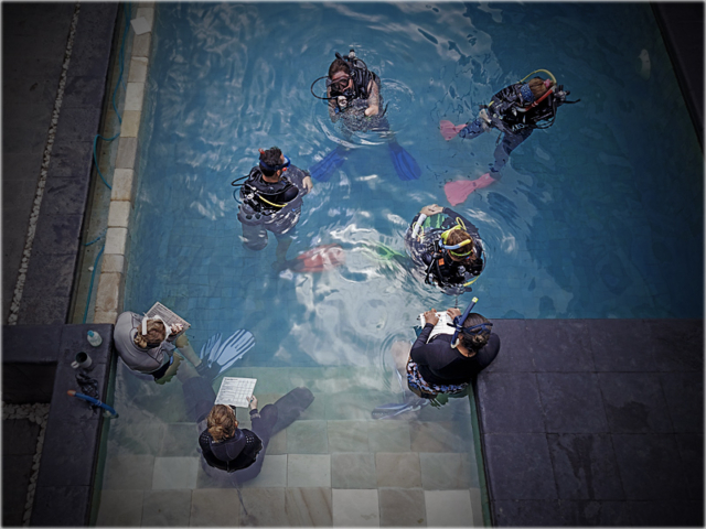 Pool Sessions on the PADI IDC in Gili Trawangan